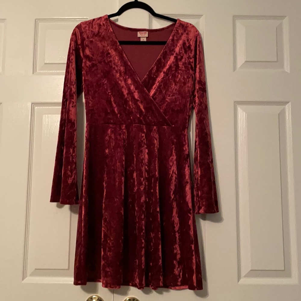Pink velvet long sleeve dress